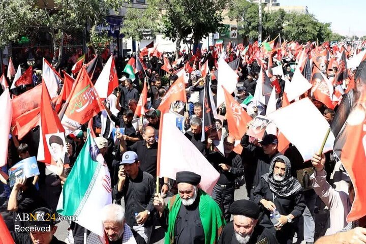 حضور مهاجرین افغانستانی مشهد در تشییع رهبر شهید