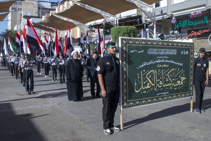 تقرير مصور/ بمشاركة نحو ألف طالب تنظيم المسيرة العاشورائية السنوية في كربلاء المقدسة