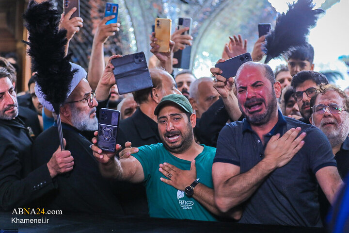 مزار مطهر رهبر شهید انقلاب در رواق دارالذکر