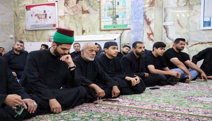 تقرير مصور/ إقامة مجلس عزاء بذكرى استشهاد الإمام زين العابدين(ع) في العتبة الحسينية المقدسة