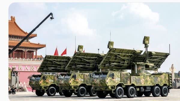 Inilunsad ng Tsina ang Microwave Weapon; Isang Sandata na Umaatikbo sa Target Nito Nang Hindi Natatamaan
