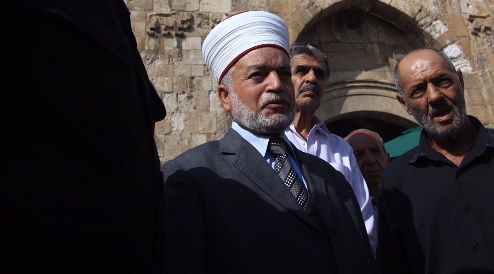 Israel Bars Grand Mufti of Palestine from Al-Aqsa for One Week After Arrest