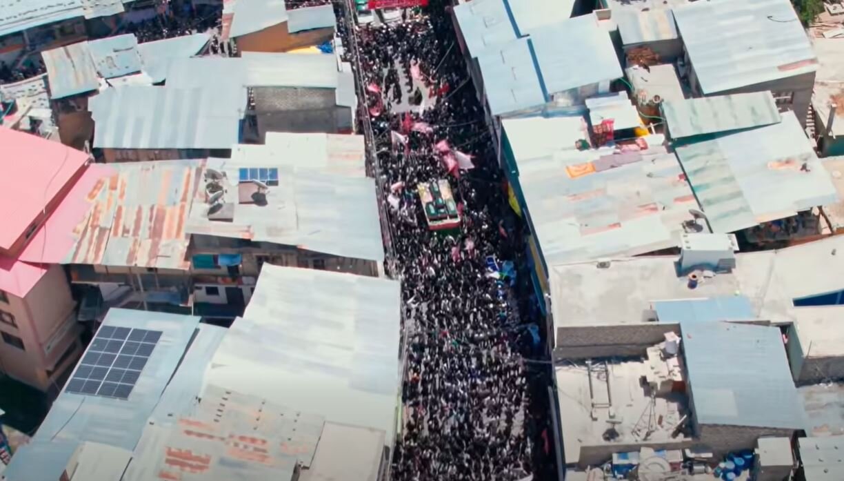 Video 2: Massive crowd carrying blood‑red flags of Revenge take part in symbolic funeral for martyred Leader in Kargil, India