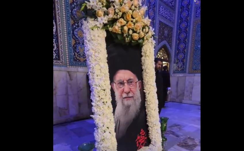 فيديو | مرقد القائد الشهيد "الخامنئي" (ره) في رواق دار الذكر بحرم الإمام الرضا(ع)