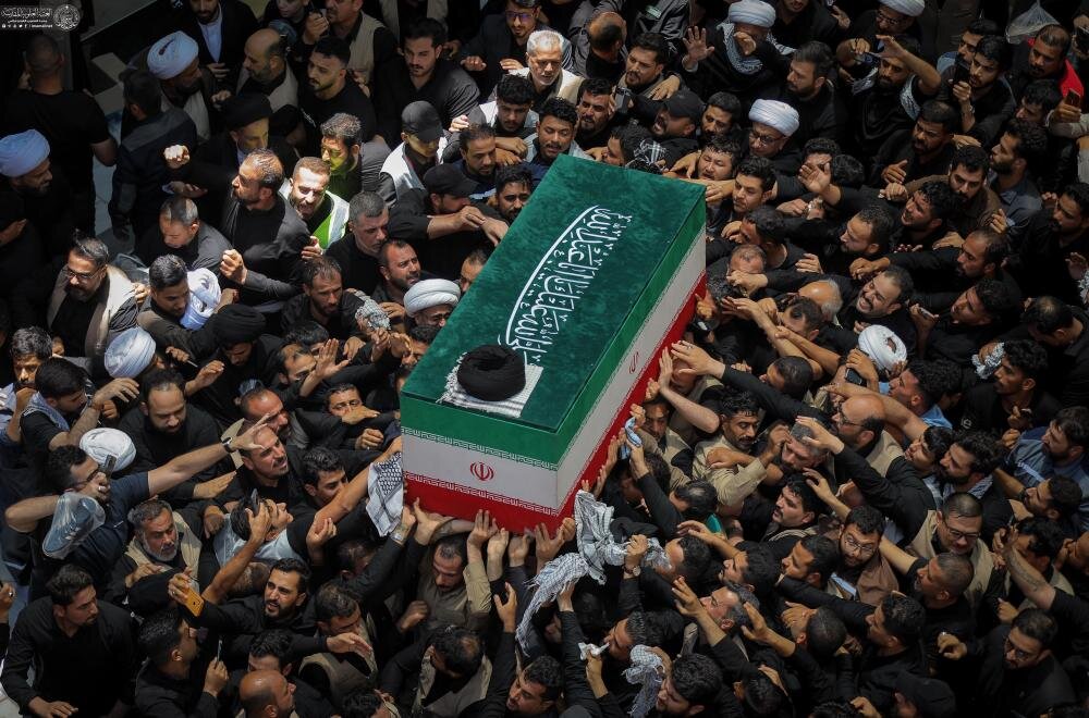 تقرير مصور/ مراسم العزاء والصلاة على جثمان الشهيد السيد الخامنئي (قدّس سرّه) برعاية العتبة العلوية