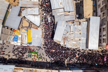 Informe fotográfico | Imágenes aéreas de las multitudes masivas en la ceremonia fúnebre simbólica por el Líder mártir en Kargil, India