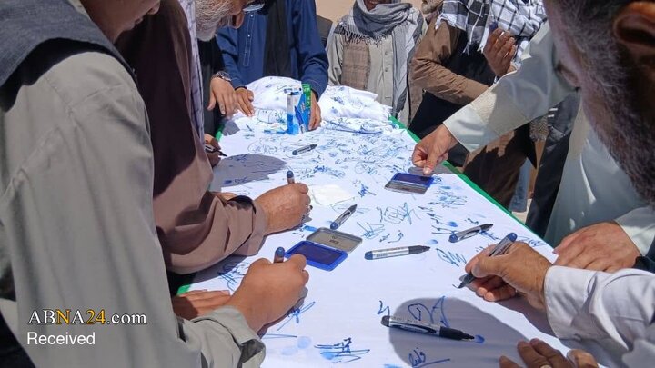 Photos: Afghans Sign Petition for Reopening of Shia Institutions