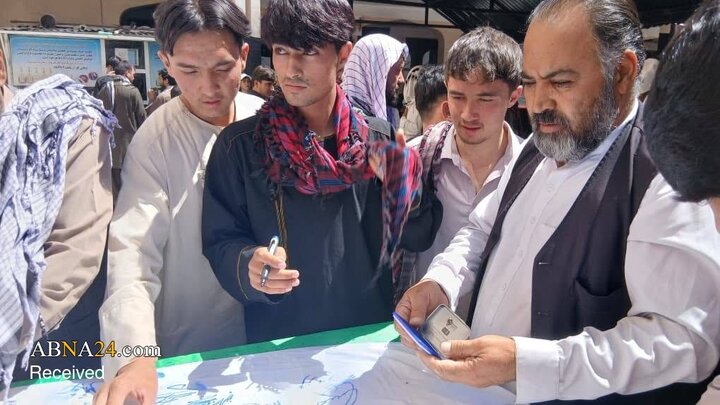 Photos: Afghans Sign Petition for Reopening of Shia Institutions