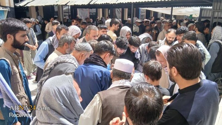 Photos: Afghans Sign Petition for Reopening of Shia Institutions