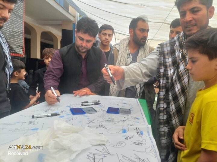 Photos: Afghans Sign Petition for Reopening of Shia Institutions