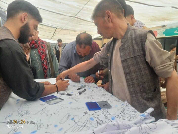Photos: Afghans Sign Petition for Reopening of Shia Institutions
