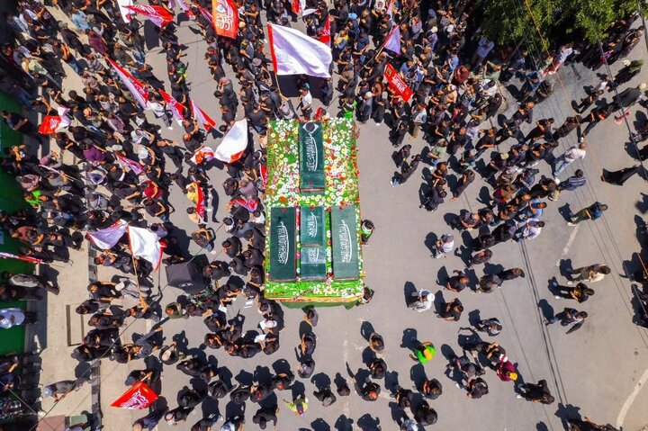 Informe fotográfico | Imágenes aéreas de las multitudes masivas en la ceremonia fúnebre simbólica por el Líder mártir en Kargil, India