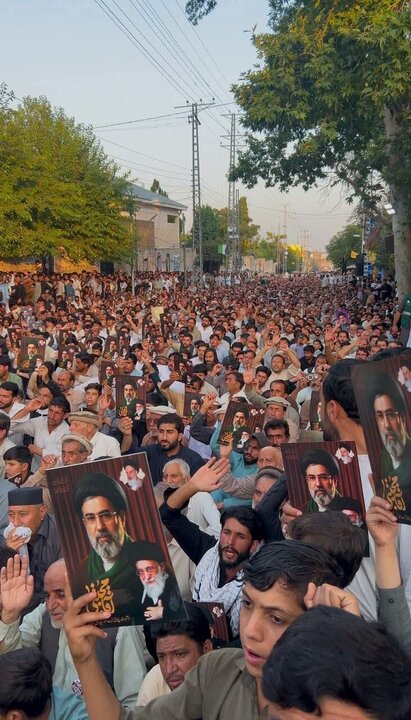 تقرير مصور/ تجمّع جماهيري حاشد في باراشنار بباكستان لتكريم القائد الشهيد بنعوش رمزية