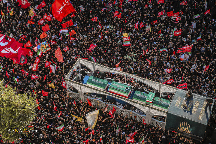 تشییع پیکر مطهر رهبر شهید انقلاب در مشهد مقدس