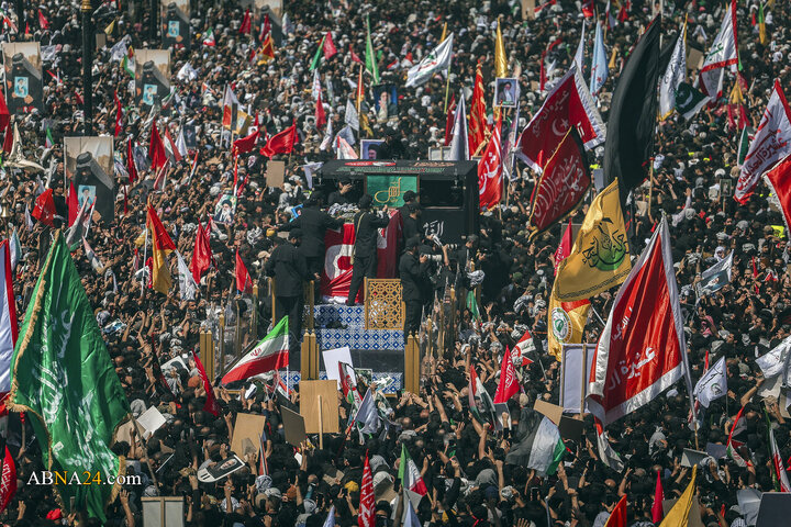 تشییع پیکر مطهر رهبر شهید انقلاب در نجف اشرف