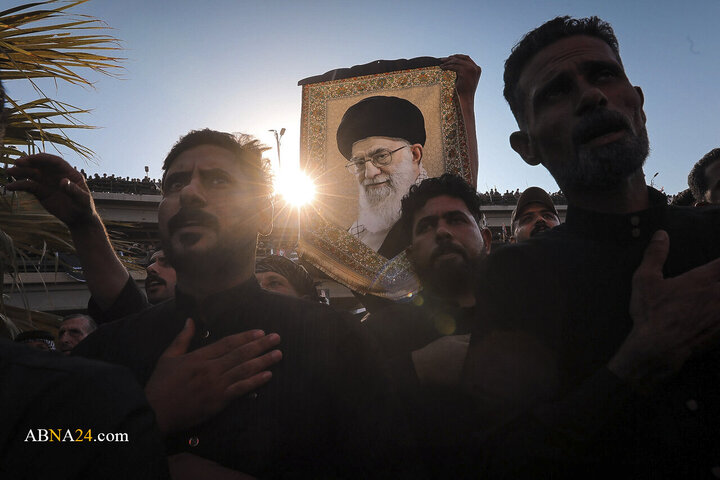 تشییع پیکر مطهر رهبر شهید انقلاب در نجف اشرف