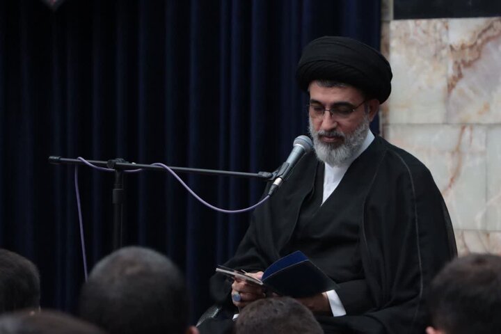 گزارش تصویری/ محفل قرآن و عترت طلاب مدارس آیت‌الله مجتهدی و آیت‌الله حق‌شناس