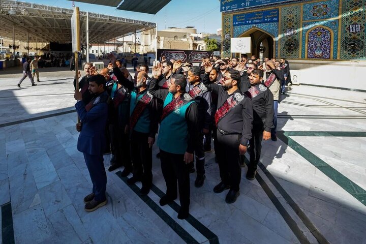 Ceremonia de luto por el Imam Sayyad por parte de los servidores del Santuario del Imam Ali(P)