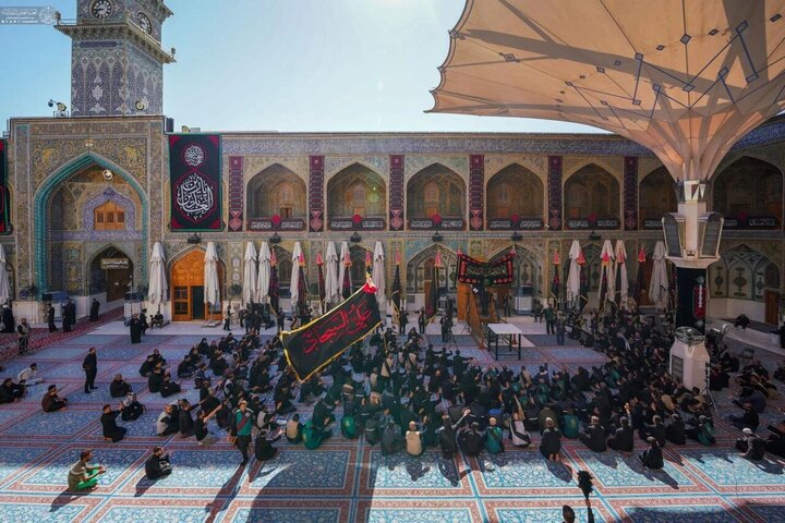 Ceremonia de luto por el Imam Sayyad por parte de los servidores del Santuario del Imam Ali(P)