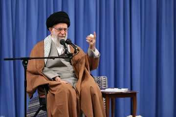 مقابله شیطان‌ها با جمهوری اسلامی، نشانه صدق وعده الهی