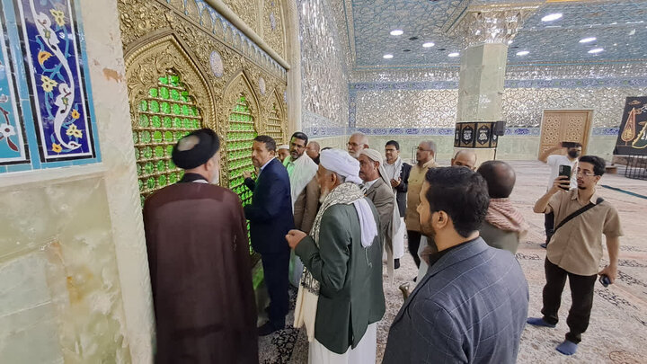 Photos: Yemeni Delegation Attending Leader's Funeral Visits Hazrat Masoumeh Shrine