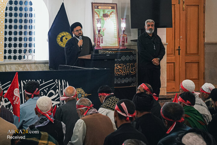 بزرگداشت رهبر شهید انقلاب با حضور زائران افغانستانی در حرم مطهر رضوی
