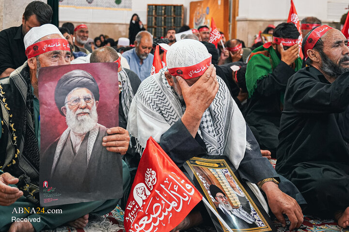 بزرگداشت رهبر شهید انقلاب با حضور زائران افغانستانی در حرم مطهر رضوی