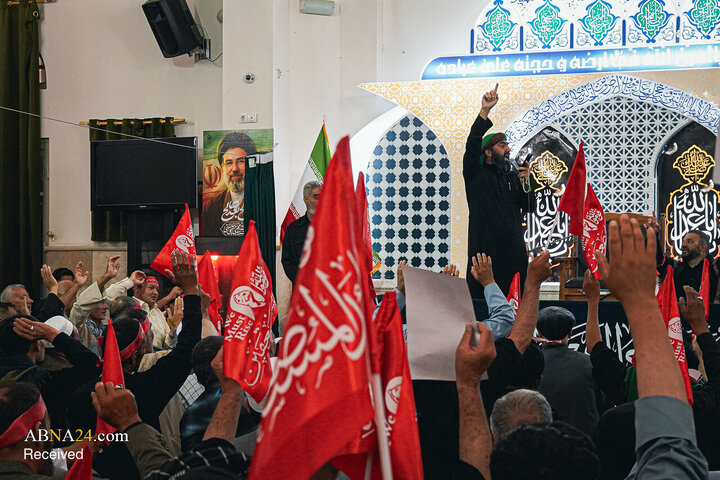 بزرگداشت رهبر شهید انقلاب با حضور زائران افغانستانی در حرم مطهر رضوی