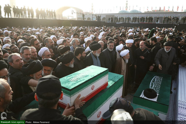 هالهٔ نورانی جمکران: تجلی «هاله»ی بنیامین در نوای ملکوتی نماز بر پیکر رهبر شهید