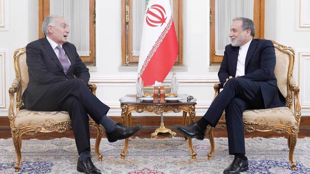 Araghchi Reaffirms Iran's Commitment to Lebanon's Sovereignty, Territorial Integrity