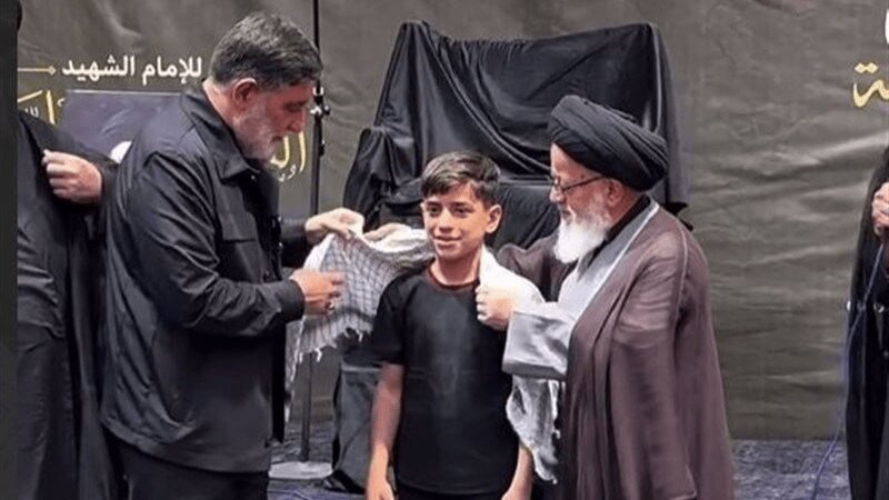 تجلیل نماینده رهبر انقلاب از نوجوان عراقی + ویدیو