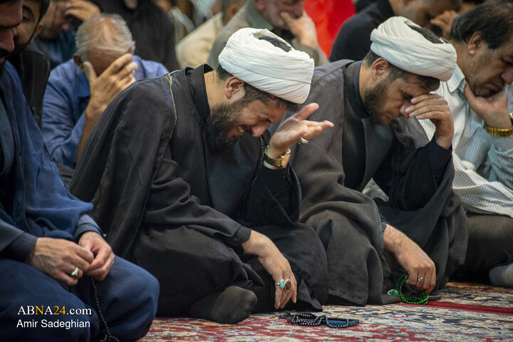 مراسم بزرگداشت رهبر شهید در حرم مطهر حضرت شاهچراغ (ع)