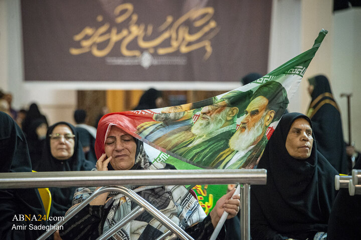 مراسم بزرگداشت رهبر شهید در حرم مطهر حضرت شاهچراغ (ع)