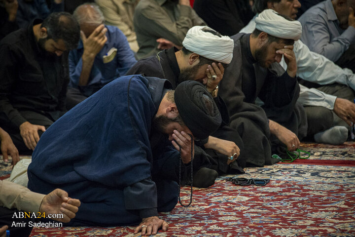 مراسم بزرگداشت رهبر شهید در حرم مطهر حضرت شاهچراغ (ع)