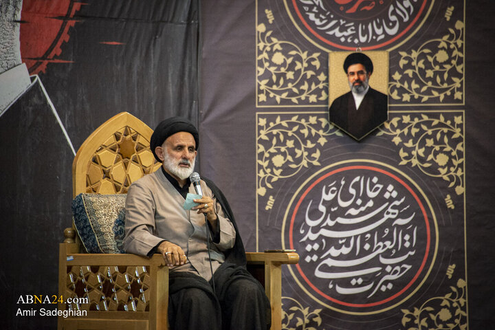 مراسم بزرگداشت رهبر شهید در حرم مطهر حضرت شاهچراغ (ع)