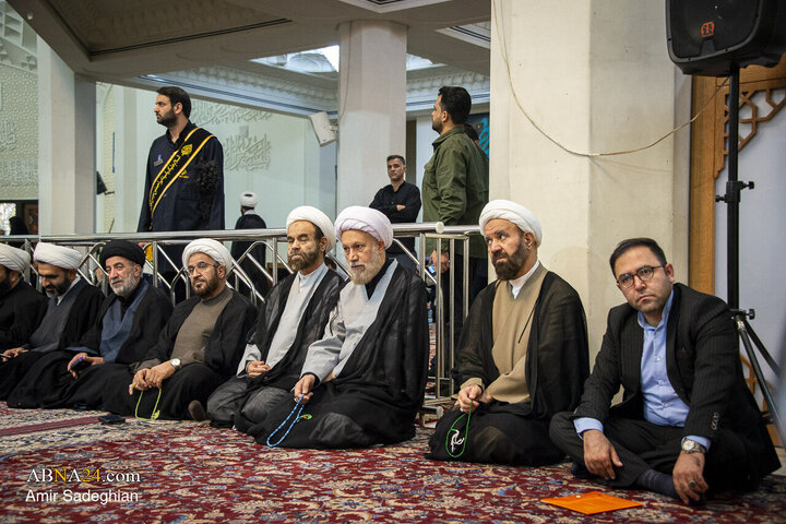 مراسم بزرگداشت رهبر شهید در حرم مطهر حضرت شاهچراغ (ع)