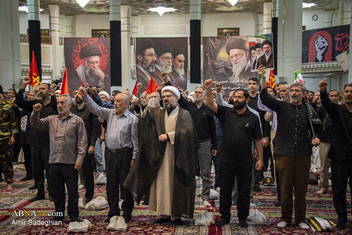 مراسم بزرگداشت رهبر شهید در حرم مطهر حضرت شاهچراغ (ع)