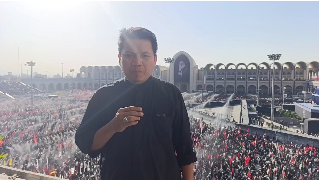 Video: Jutaan Rakyat Iran Ikut dalam Salat Jenazah Ayatullah Khamanei di Mushallah Teheran