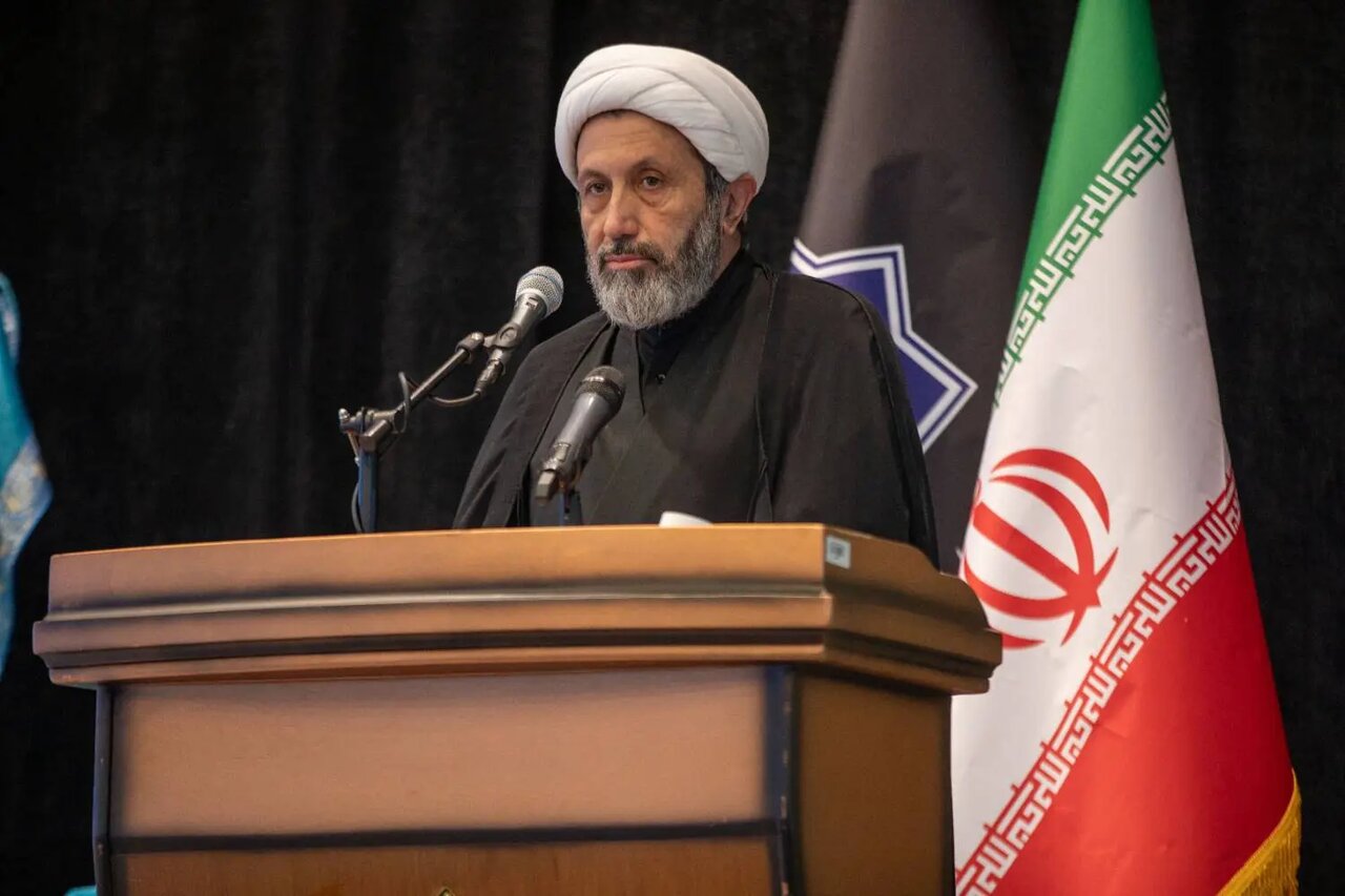شعر، ماندگارترین رسانه برای تبیین مکتب امام شهید است