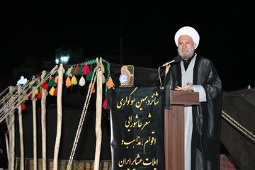 کدخدای جهان بودن بلوفی بیش نیست