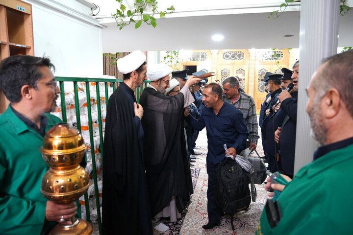 تقرير مصور/ استعدادات لأربعينية الإمام الحسين (ع). خدام العتبة المعصومية يتوجهون إلى العراق