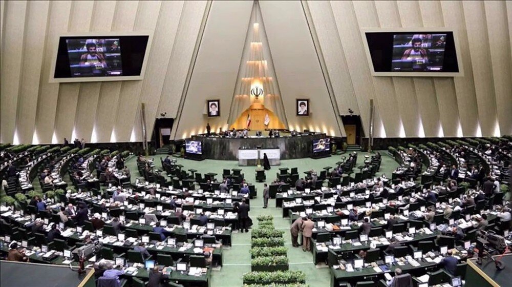 Iranian lawmakers demand end to Islamabad MoU, vow revenge for martyred Leader