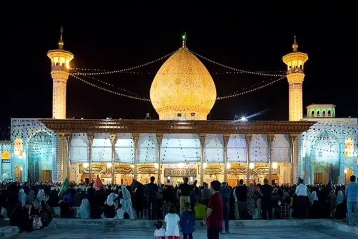 بزرگداشت قائد شهید امت باحضور اتباع افغانستانی فارس در حرم شاهچراغ (ع)