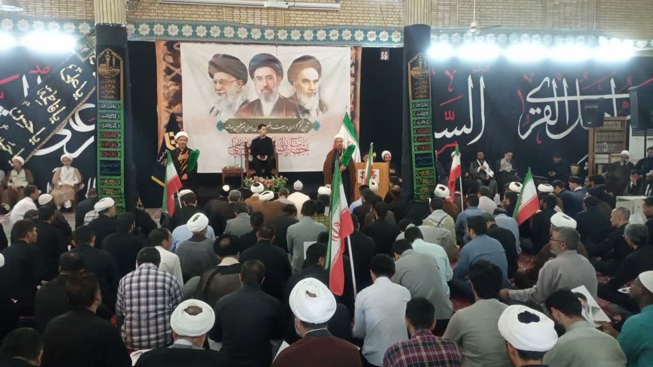 طلاب غیرایرانی جامعهالمصطفی با رهبر معظم انقلاب بیعت کردند
