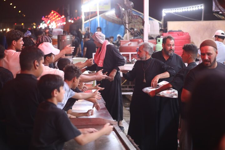 تقرير مصور/ انطلاق حشود الزائرين من البصرة الى كربلاء سيرا على الاقدام