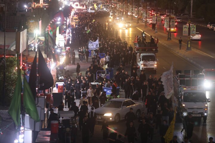 تقرير مصور/ انطلاق حشود الزائرين من البصرة الى كربلاء سيرا على الاقدام