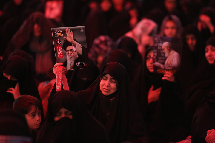 عزاداری بانوان فاطمی در سوگ رهبر شهید ایران