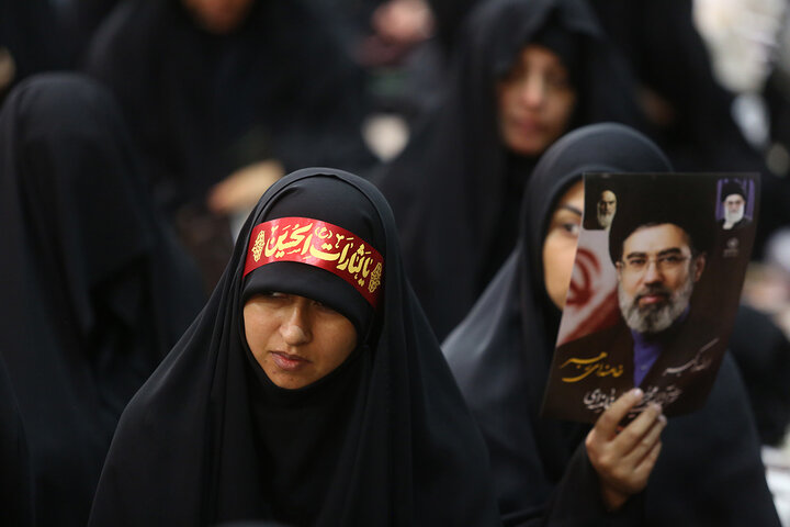 عزاداری بانوان فاطمی در سوگ رهبر شهید ایران