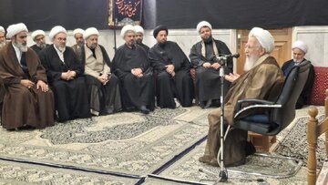 رهبر معظم انقلاب «صالحٌ بعد صالح» است / بعد از دست دادن به آمریکایی‌ها حتماً انگشتانتان را بشمارید