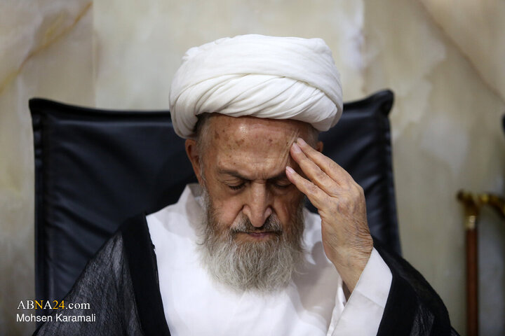 مراسم بزرگداشت رهبر شهید انقلاب از سوی آیت‌الله سبحانی در حرم حضرت معصومه(س)
